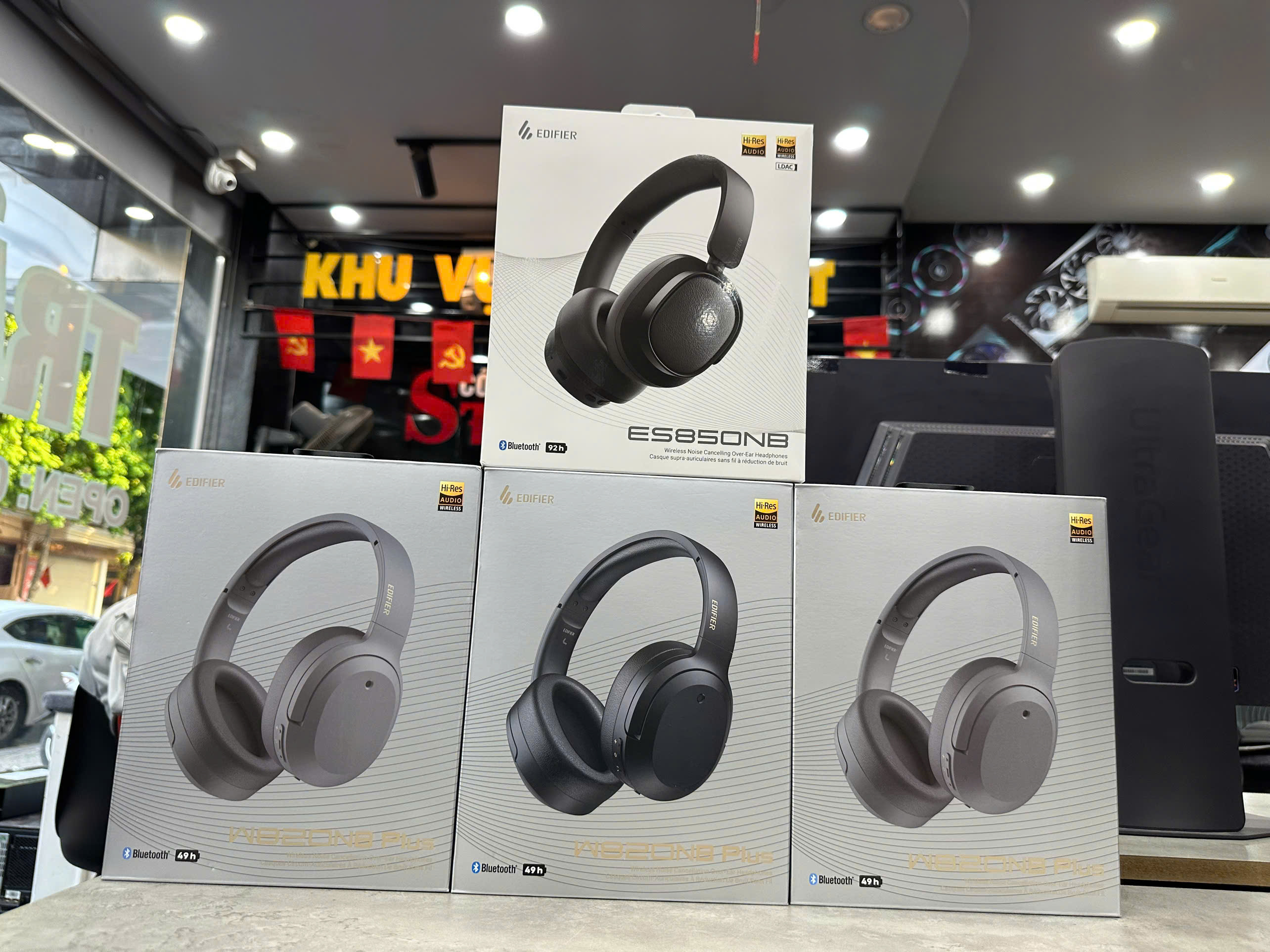 Tai nghe chụp tai EDIFIER W820NB