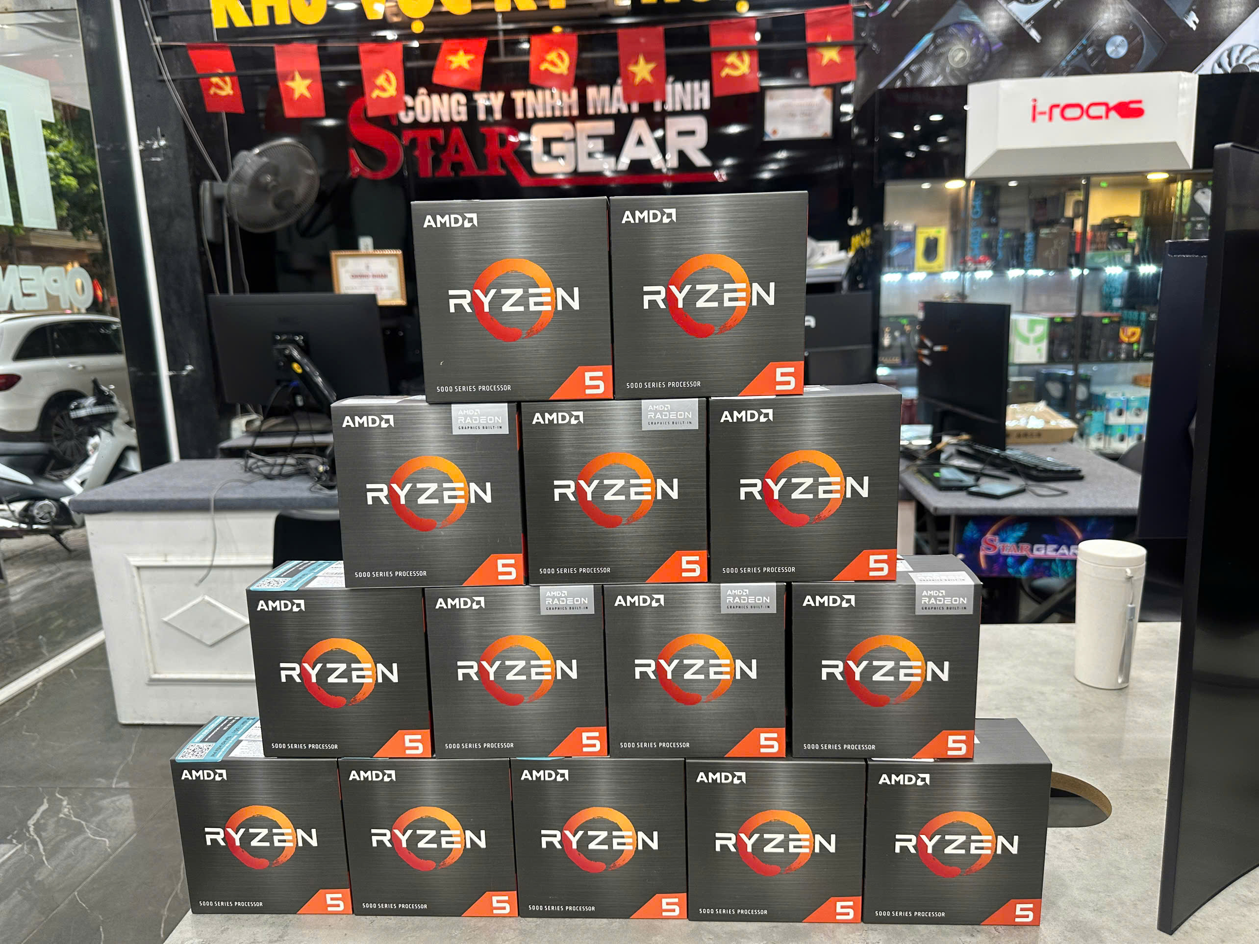 CPU AMD Ryzen 5 5600X (AMD AM4 - 6 Core - 12 Thread - Base 3.7Ghz - Turbo 4.6Ghz - Cache 35MB - No iGPU)