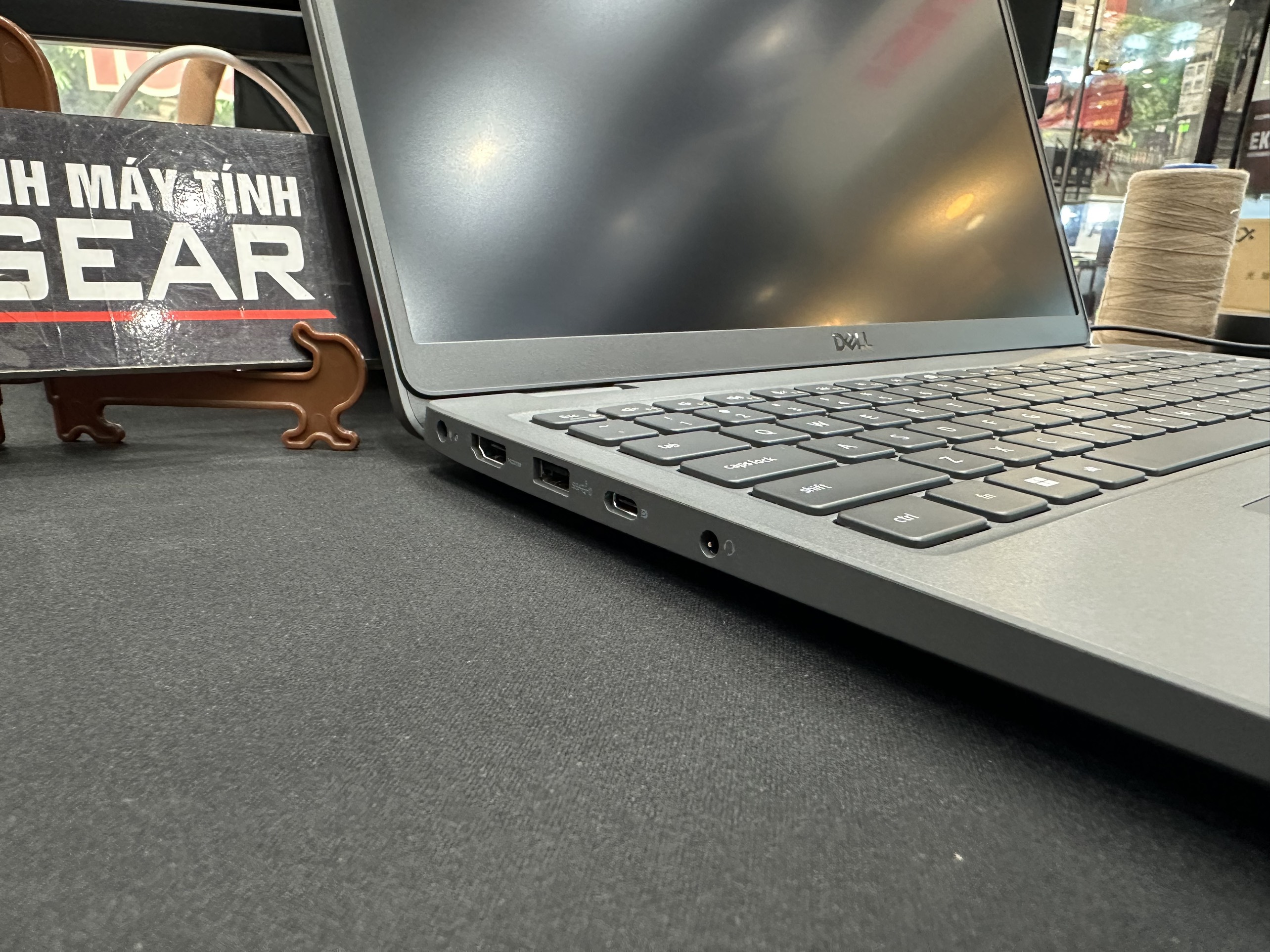 Laptop Dell Latitude 3550 (i7 - 1335U/16GB 512GB/15.6 inch FHD/Win 11/Đen)