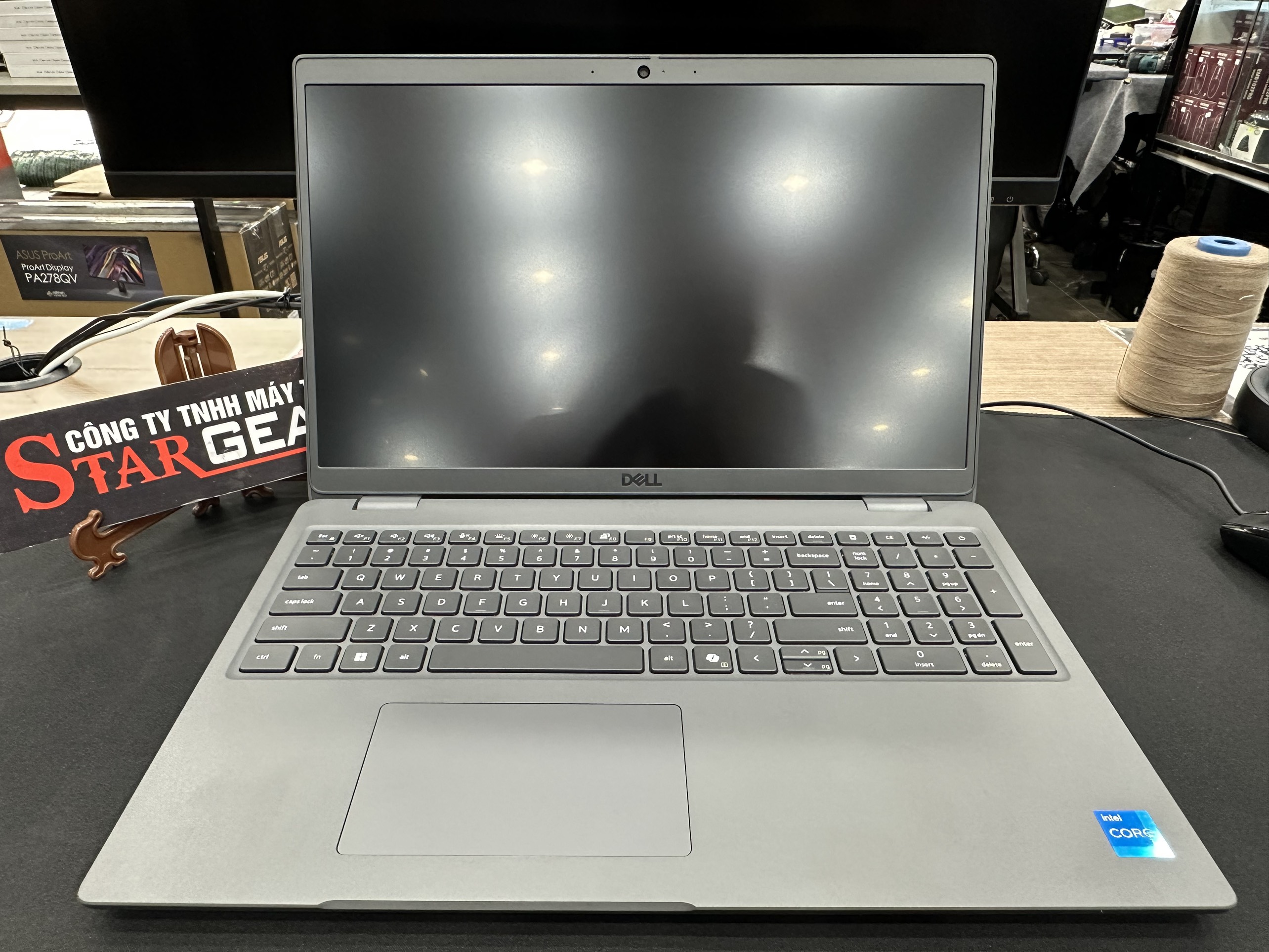 Laptop Dell Latitude 3550 (i5 - 1335U/16GB 512GB/15.6 inch FHD/Win 11/Đen)