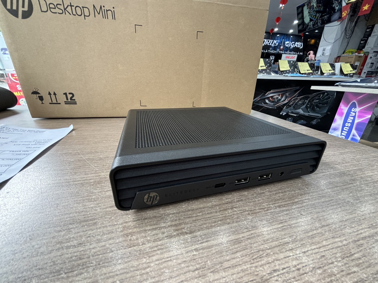 Máy Bộ HP Workstation Z2 G8 SFF (Core i5-11400 | 16GB | SSD 256GB)