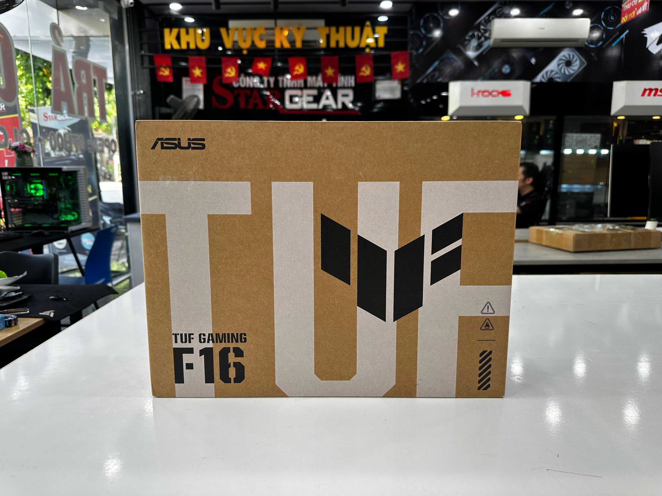 Laptop Asus TUF Gaming F16 FX608JHR - RV160W (i5 14450HX, 16GB, 512GB, RTX 5050 8GB, WUXGA 165Hz, Win11)