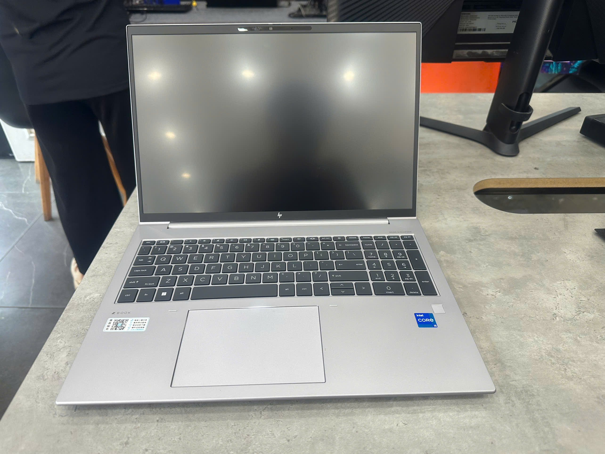 HP ZBook Firefly 16 G10  - CORE I5 1340P / 16GB / 512GB SSD / Intel Graphic 