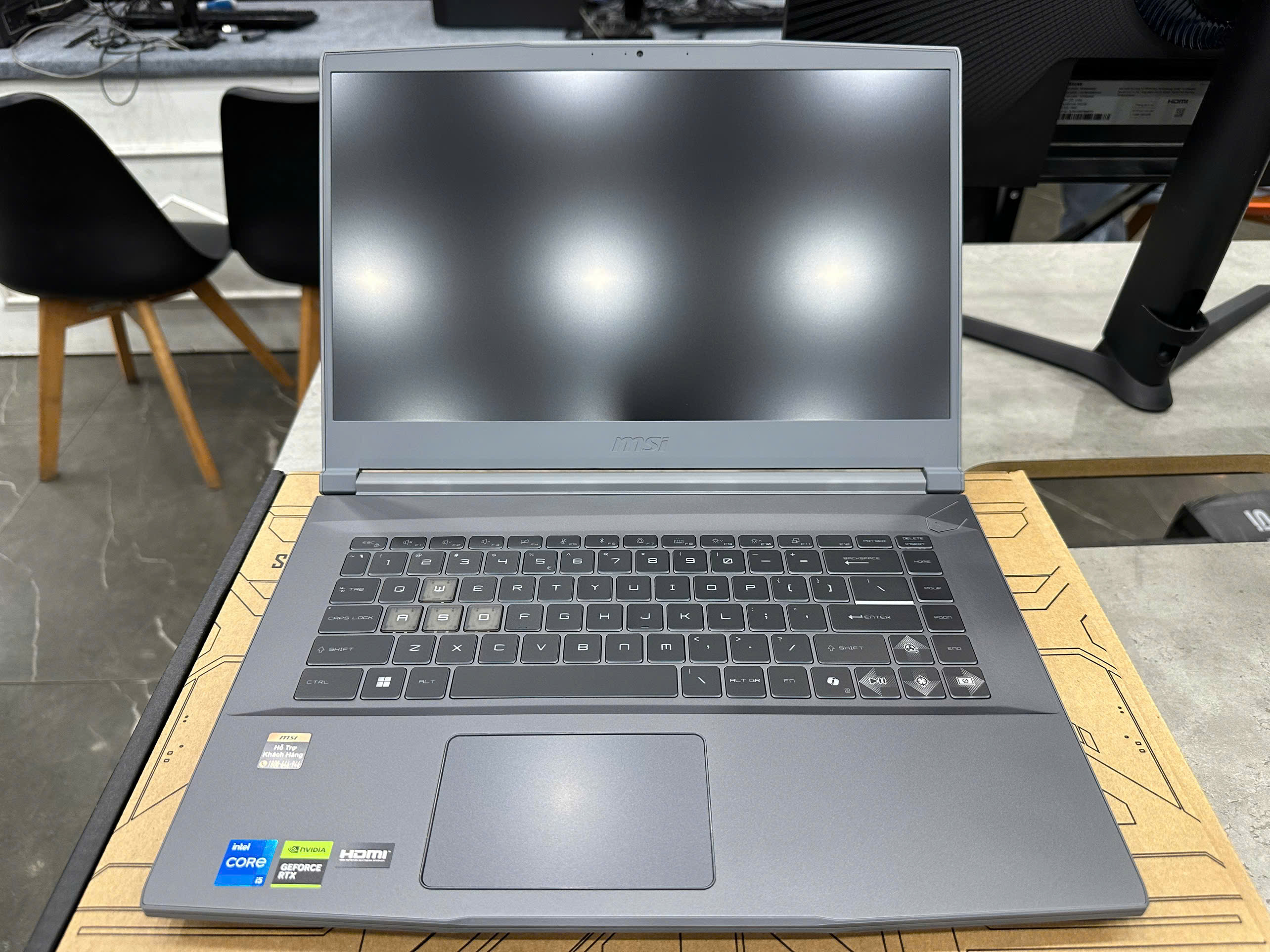 Laptop MSI Gaming Thin 15 B13UC-1411VN V2 I7-13620H/24GB/512GB PCIE/VGA 4GB RTX3050/15.6 FHD